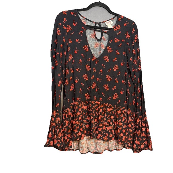 Mossimo Supply Co. Tops - Mossimo Sleeve Keyhole Top Women's M Fairy Forest Romantic Flutter Moody Whimsy